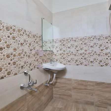 Hotel Oyo 22551 Ssv