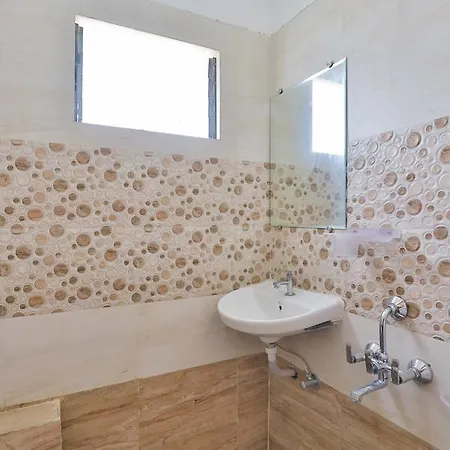 Oyo 22551 Ssv Hotel Jamnagar